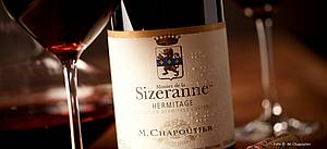 Moná vlajková lo vinaství M. Chapoutier - víno ze samého srdce Severní Rhôny, z malé oblastii Hermitage.