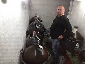 Bohuel ten smrad bude odcházet do místnosti, take se nedoporuuje píliš zblízka a zhluboka dýchat.