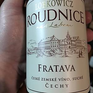 ervená vína velmi dstojn reprezentují odrdy jako je Svatovavinecké i Fratava, která je kíencem Frankovky a práv Svatovavineckého.