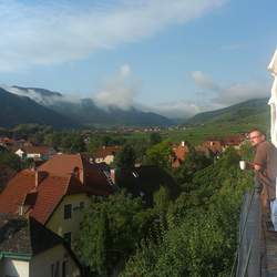 Moc rd cestuji za vnem, navtvuji vinae, rozhlm se po vinicch a dchm atmosfru typickou pro jednotliv regiony. Rozmanitost eskch, moravskch a evropskch vinic, nzory vina a charakter...